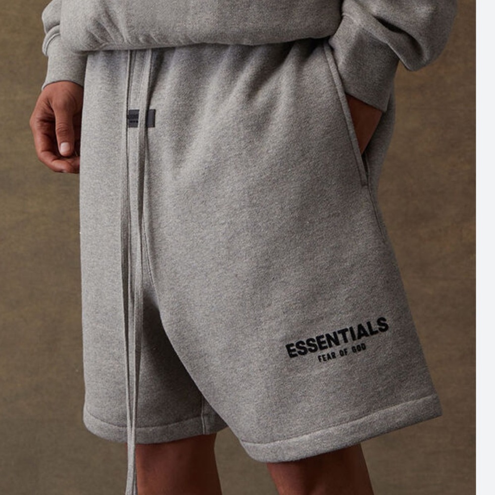 NEW Essentials Fear of God Dark Oatmeal Sweat Shorts FW22 AUTHENTIC 💯
